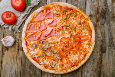 Pizza 4 sezonluk yakın çekim