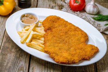 Dana etinden Viyana şnitzeli