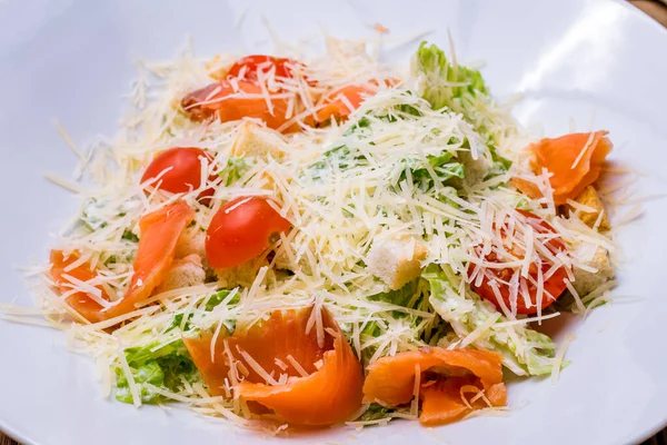 Caesar Salat Mit Lachs — Stockfoto