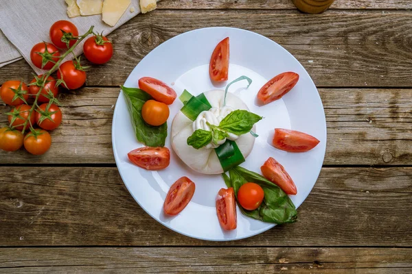 Salat Mit Buratta Käse — Stockfoto