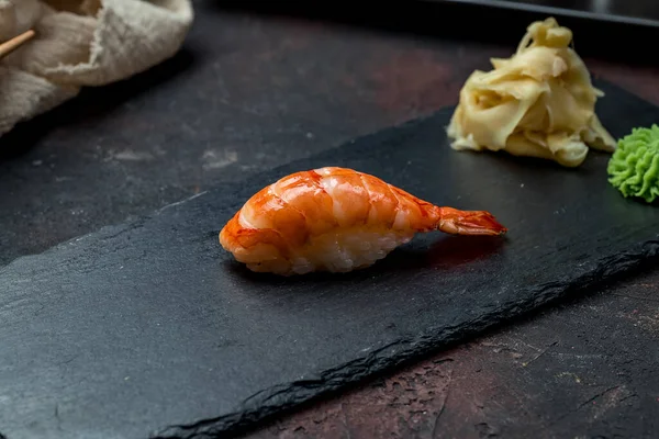 Sushi Mit Shrimps Aus Nächster Nähe — Stockfoto