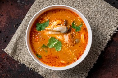 Tom Yam çorbası yakın plan görüntüsü