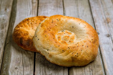 Uçakta tandoor 'dan Özbek ekmeği