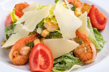 karidesli salata sezarı