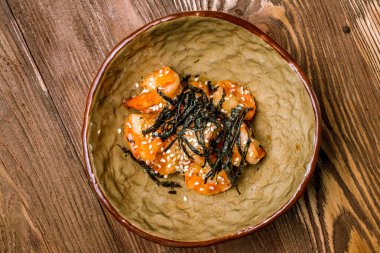 Izgarada kaplan karidesleri