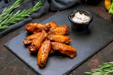 Barbekü soslu tavuk kanadı