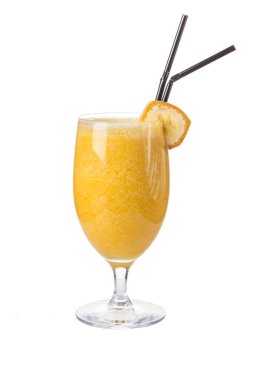 Beyaz arka planda muzlu smoothie