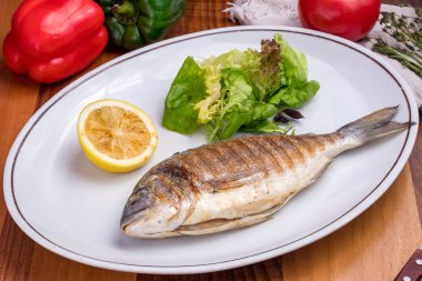 Dorado ızgaraya yakın görüntüde