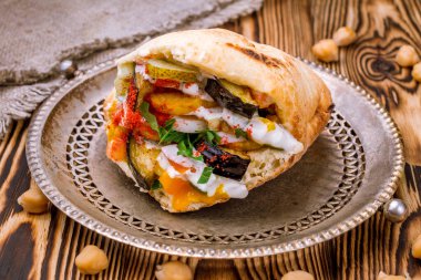 Pita görünümlü sabih.