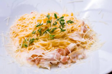 Pastırmalı spagetti.