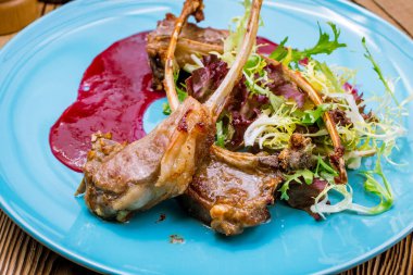 kuzu askısı yakın plan görünümü