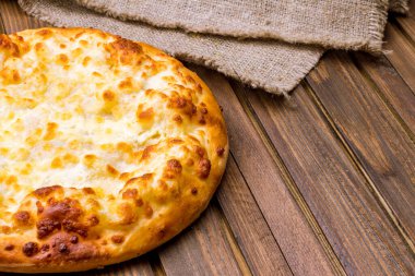 Peynir görünümlü khachapuri