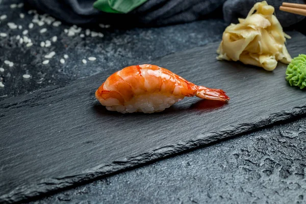 Sushi Mit Shrimps Aus Nächster Nähe — Stockfoto