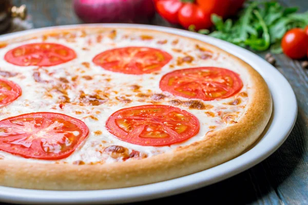 Italská Pizza Margherita Detailní Pohled — Stock fotografie