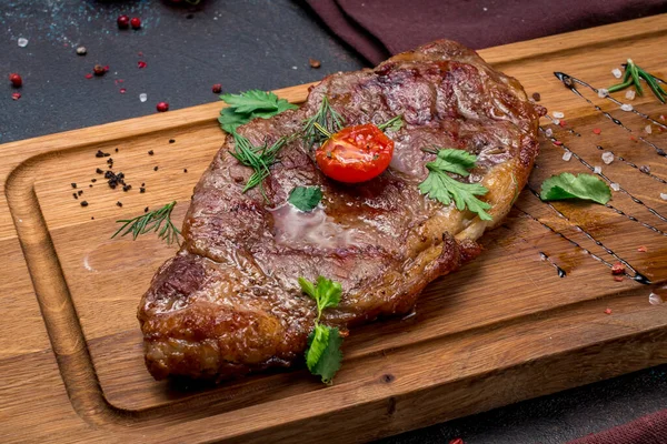 Jugosa Striploin Steak Vista Cerca — Foto de Stock