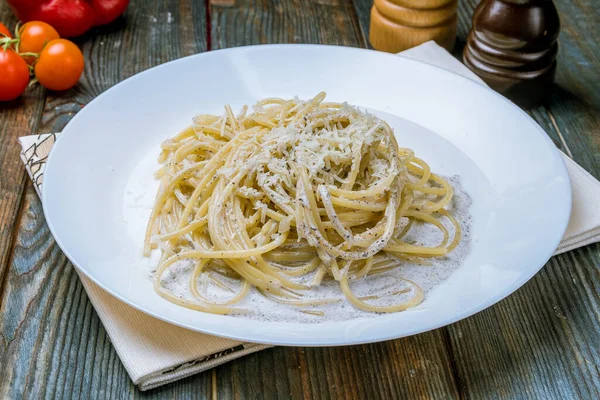 Espaguetis Con Trufas Plato — Foto de Stock