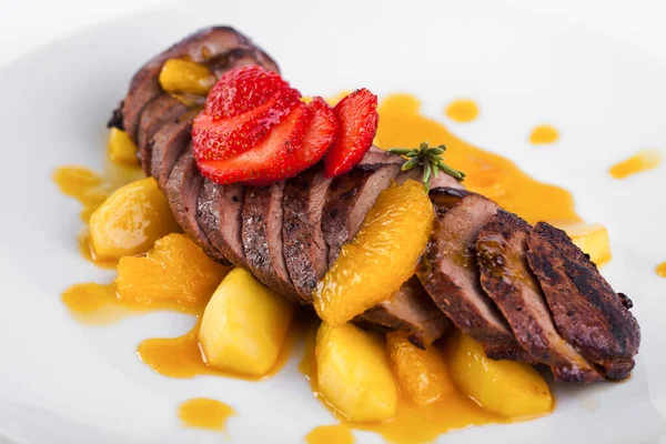 Mandalina soslu fırında et.