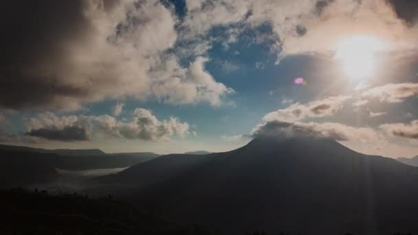 Wulkan Batur Bali Indonezja kintamani. timelapse hyperlapse 4k bali szybkie chmury — Wideo stockowe