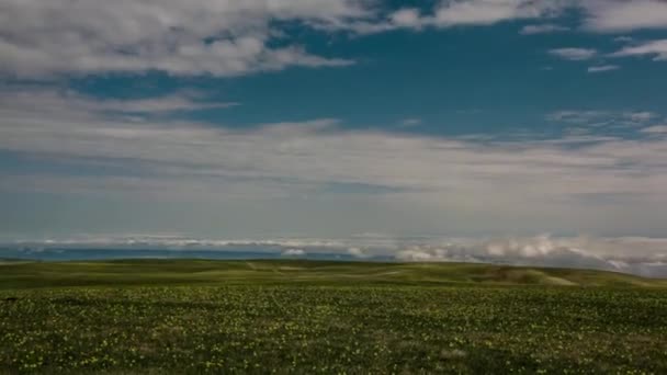 Área de Elbrus. montanhas caucasianas. nuvens em movimento hiperlapso Timelapse — Vídeo de Stock