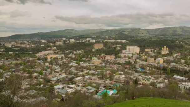 Кисловодск. Кавказские горы. Облака, движущиеся гиперлапс — стоковое видео