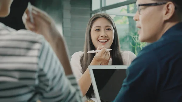 Happy Business Woman Asian Sitting Meeting Team Business People Work — Stock Photo, Image