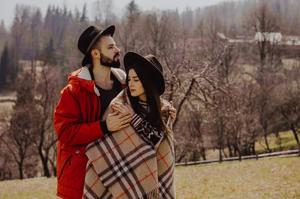 Loving Couple Walking Mountain Outdoors Man Woman Travel Together Couple — Stock Photo, Image