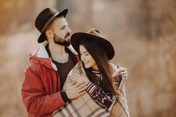 2018 Yaremche Ukraine Loving Couple Stylish Bearded Man Attractive Woman — Stock Photo, Image