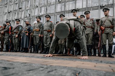 13.10.2019 Vinnitsa, Ukrayna: Almanya, Ukrayna ve Rusya 'dan askeri kulüplerin yer aldığı İkinci Dünya Savaşı askeri muharebelerinin yeniden inşasına sahne