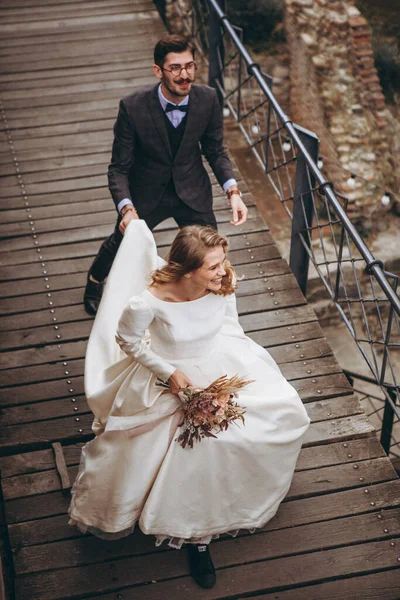 Fotos Casamento Casal Atraente Geórgia Aparência Perfeita Roupas Casamento Elegantes — Fotografia de Stock