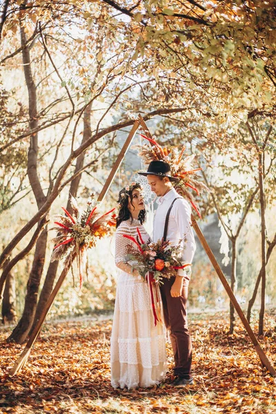 Elegant Wedding Couple Brides Wedding Photo Session Park Sunset — Stock Photo, Image