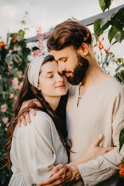 Young Authentic Couple Love Man Woman Dressed Linen Clothes Photographed — Stock Photo, Image