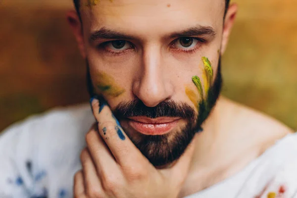 Retrato Jovem Artista Criativo Homem Que Gosta Desenhar Seu Passatempo — Fotografia de Stock