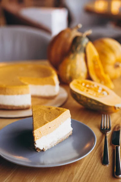 Tarta Calabaza Tarta Hecha Para Día Acción Gracias Plato Mesa — Foto de Stock