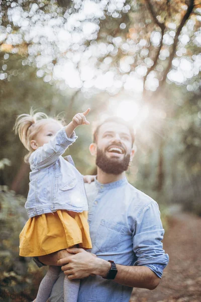 Young Stylish Bearded Father Walking His Little Daughter Nature Sunset — Stock Photo, Image