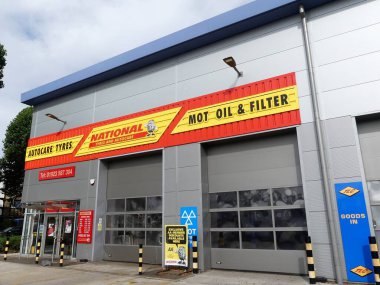 National Tyres and Autocare, Birim 1, 16 Greycaine Road, Watford, Hertfordshire, İngiltere