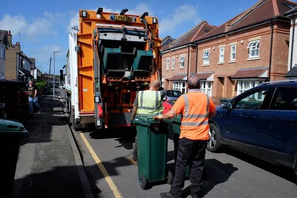 Ebury Road, Rickmansworth, Hertfordshire, İngiltere 'de yerel atık sokak koleksiyonu