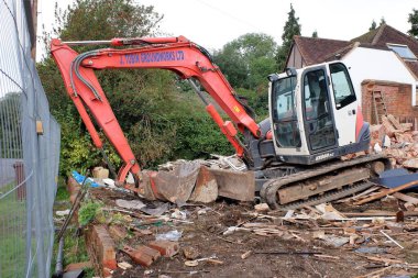 KUBOTA KX080-3 J. Tobin Zemin İşleri Şirketi 'ne ait mini kazıcı.