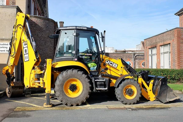 JCB 3CX Eco Backhoe Yükleyici. JCB, ağır sanayi ve tarım araçları üreten bir İngiliz şirketidir..