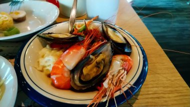 Tabakta deniz ürünleri