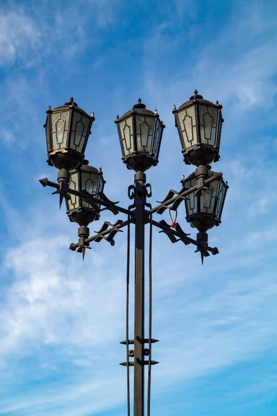 Стара Вулична Лампа Проти Блакитного Неба Чисту Погоду — стокове фото