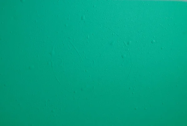 Капли Воды Виде Часов Зеленом Фоне — стоковое фото