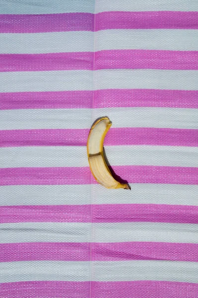 Banana Copriletto Righe Rosa Bianche — Foto Stock