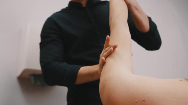 Lussazione della spalla. Fisioterapia e concetto di recupero — Video Stock