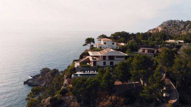 Port Soller, İspanya Havacılık Konağı. Özel havuz suyu olan bir villa.