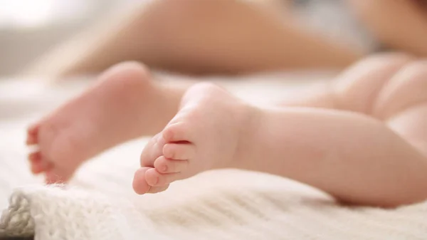 Close up shot of little baby feet. Selective soft focus — Stock Photo, Image