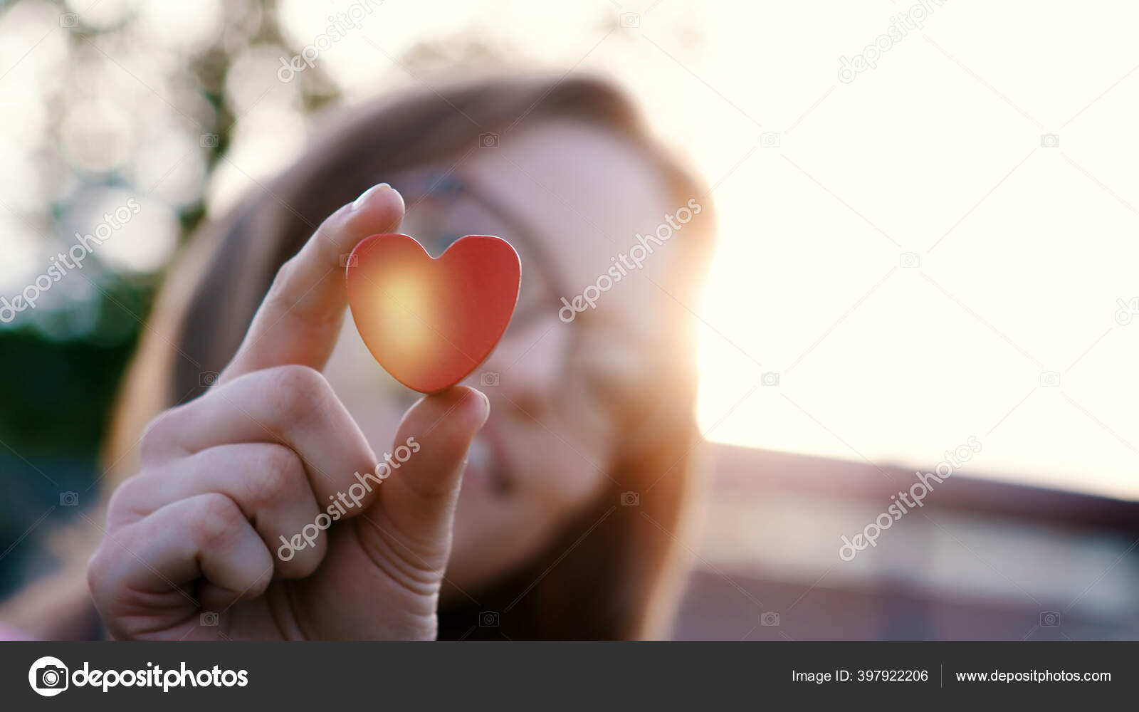 Mujer enamorada fotos de stock, imágenes de Mujer enamorada sin royalties | Depositphotos Mujer enamorada fotos de stock, imágenes de Mujer enamorada sin royalties | Depositphotos