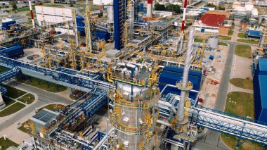 Gdansk hava sahasında petrokimya petrol rafinerisinin küresel ısınma emisyonları endüstriyel CO2
