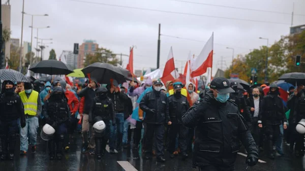 Varsovia, Polonia 13.10.2020 - Protesta de los agricultores contra la bandera del lema del gobierno —  Fotos de Stock