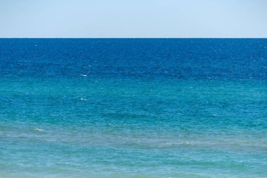 Gök mavisi deniz, gökyüzü