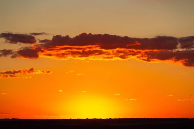 Gün batımında gökyüzü
